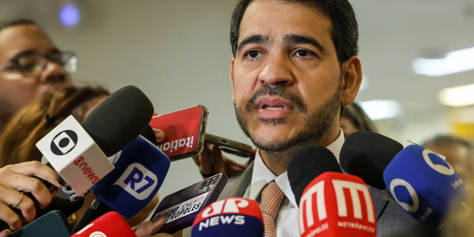 Relatório sobre indicação de Jorge Messias ao STF é apresentado na CCJ