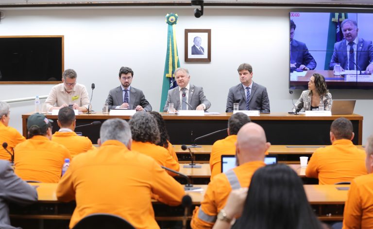 Petrobras e revendedores de combustíveis refutam culpa pela escalada de preços