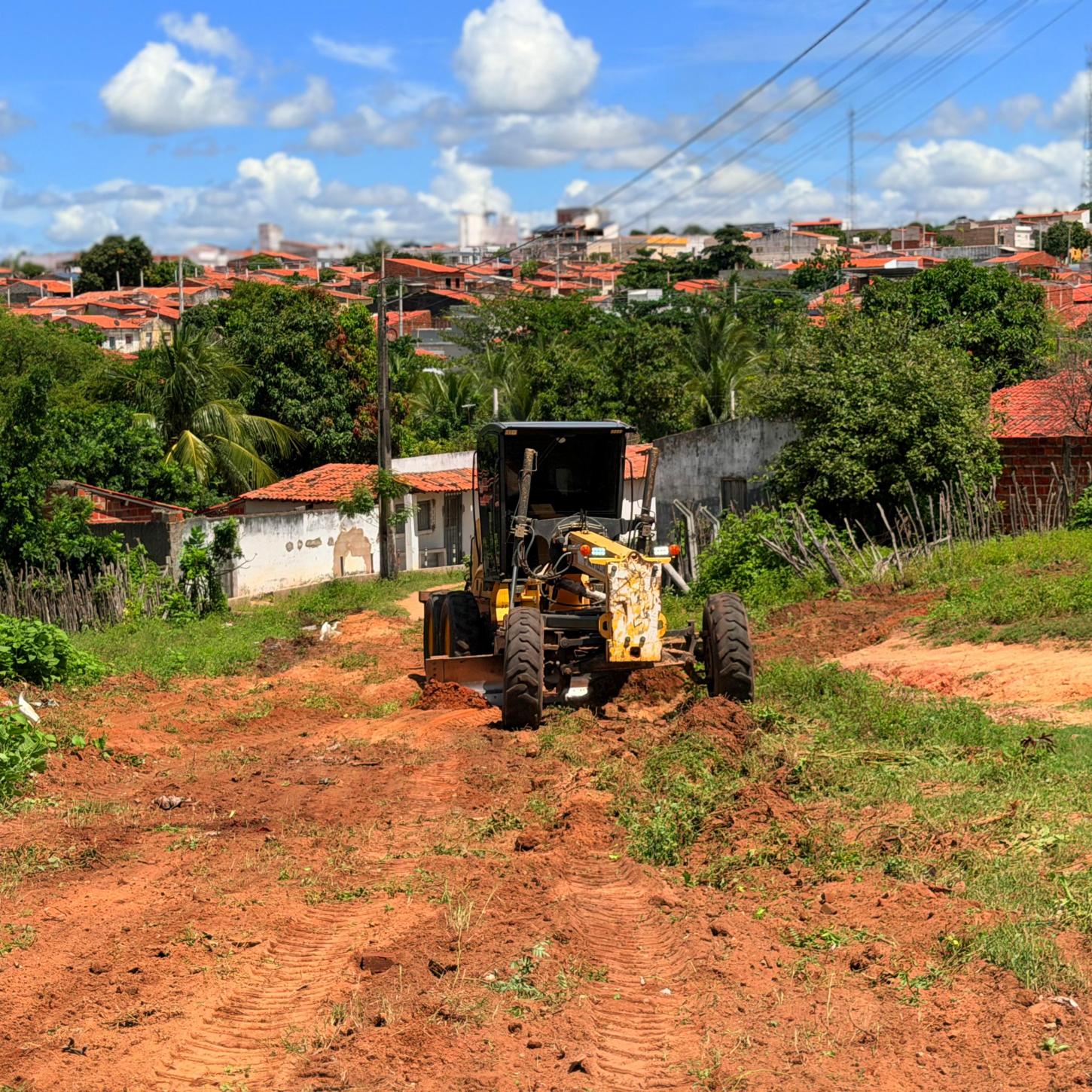 Prefeitura de Apodi inicia força-tarefa de limpeza após chuvas e mobiliza equipes em diversos bairros