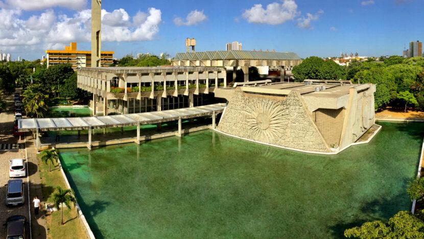 UFRN mantém inscrições abertas para concurso de professores com salários de até R$ 14,4 mil