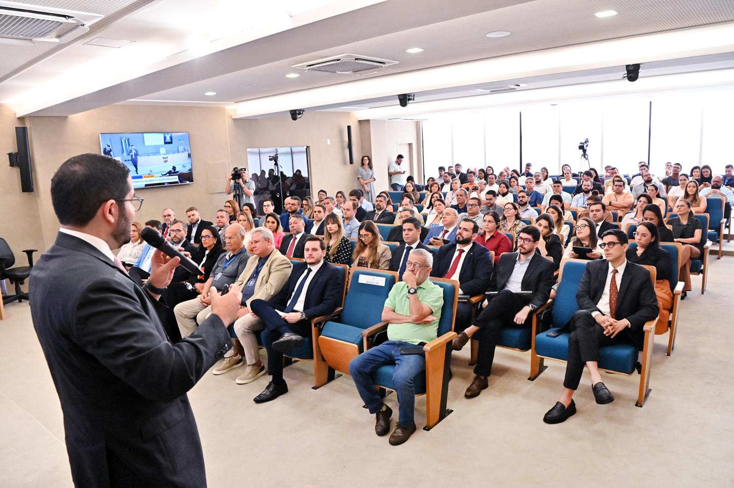 ALRN realiza palestra sobre emendas parlamentares e decisões do STF com foco na transparência