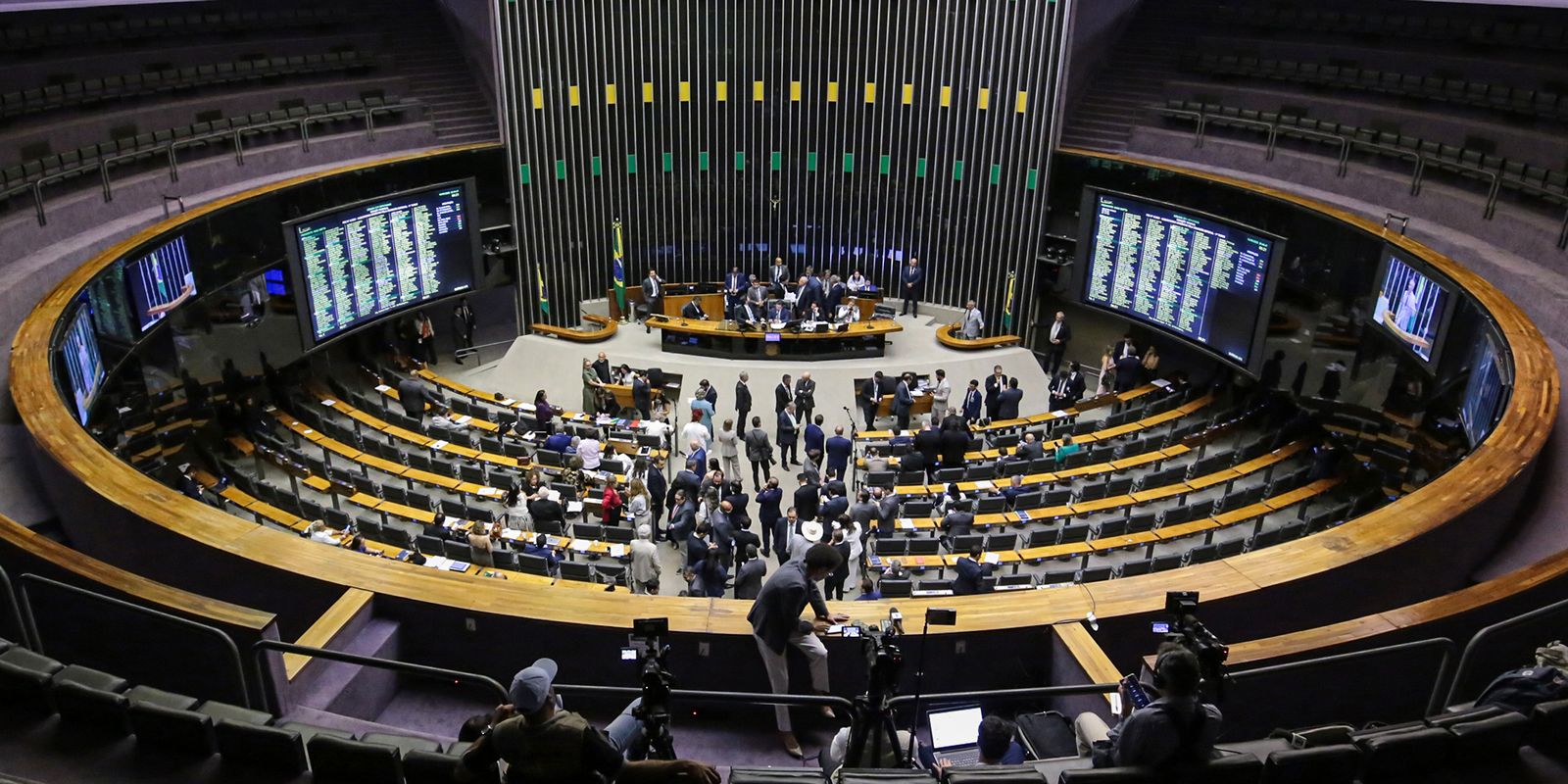 Câmara dos Deputados inicia debate sobre política de minerais críticos