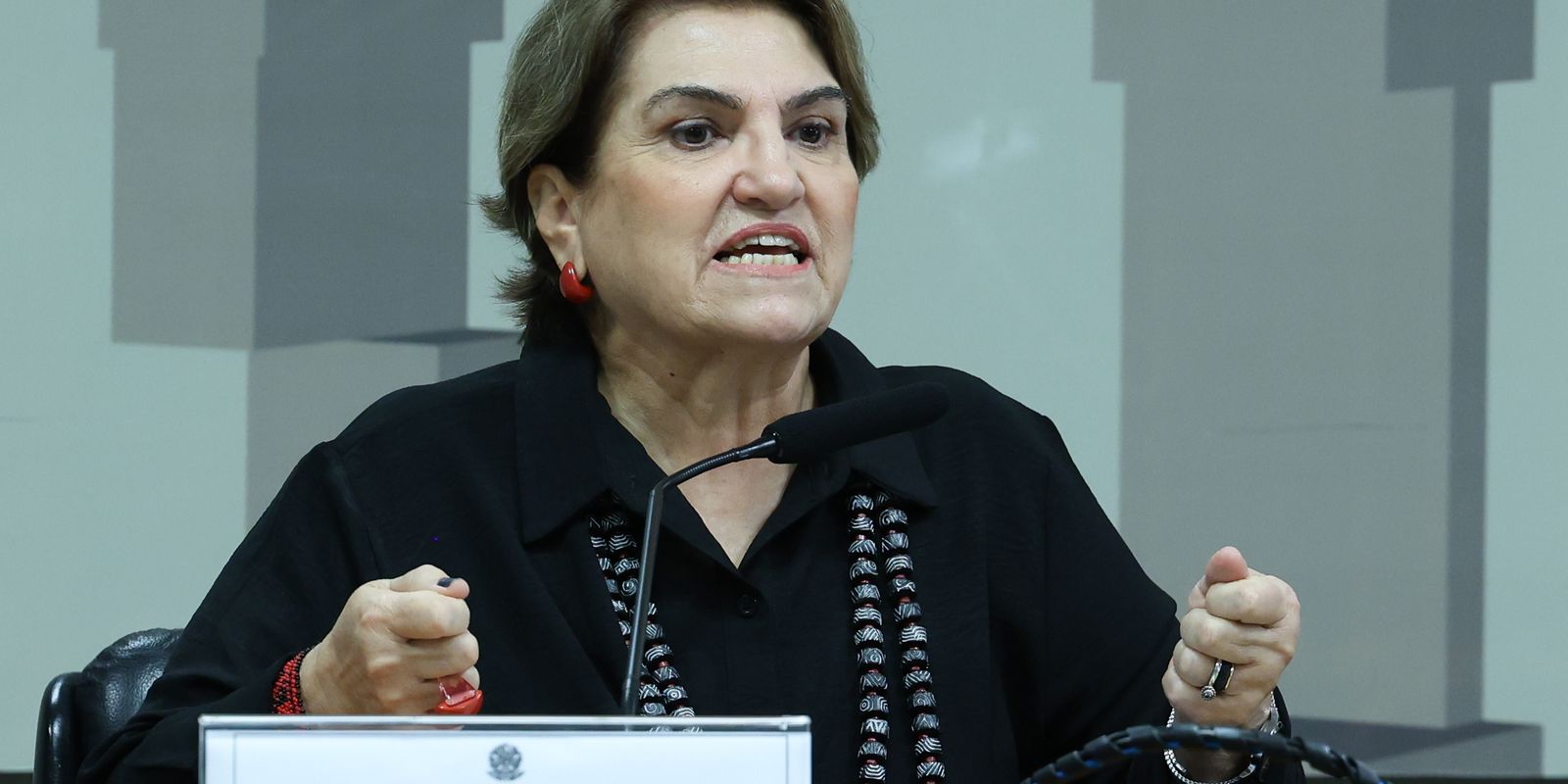 Ministra defende fim da escala 6x1 para maior acesso de mulheres ao trabalho