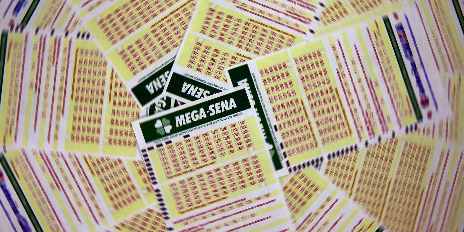 A Mega-Sena acumula e o prêmio principal atinge R$ 52 milhões