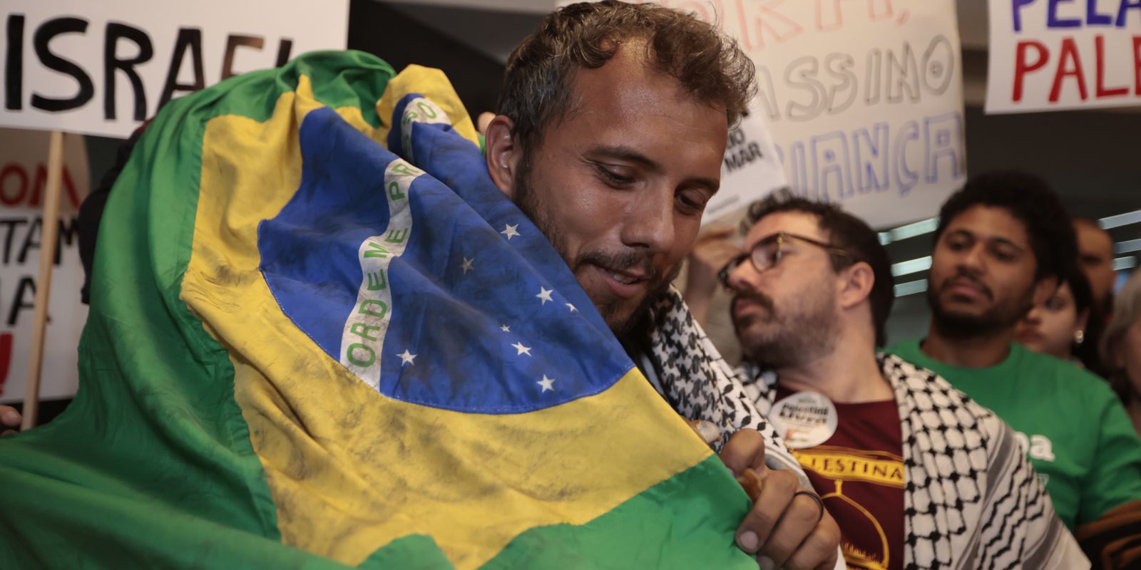 Mãe do ativista brasileiro Thiago Ávila falece enquanto ele está detido em Israel
