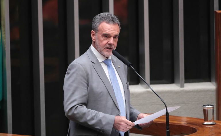 Nova legislação brasileira estabelece percentual mínimo de cacau em chocolates e exige clareza nos rótulos