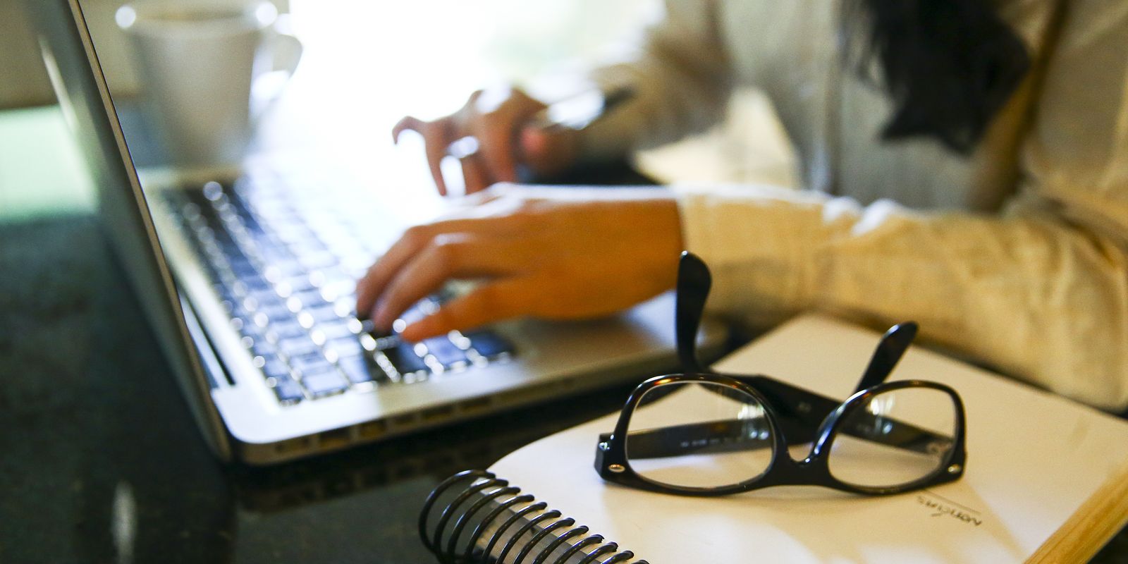 ONU Mulheres destaca escalada da violência digital contra jornalistas