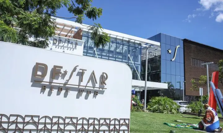 Bolsonaro permanece hospitalizado e estável depois de cirurgia