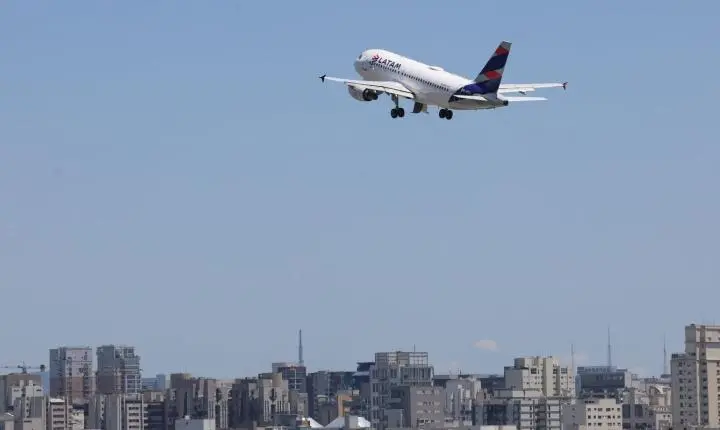 Cade apura indícios de coordenação de preços entre Latam e Gol