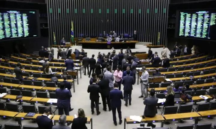 Câmara aprova atualização de norma internacional sobre dano por poluição de óleo