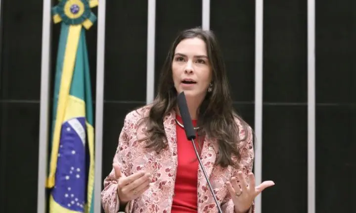 Comissão da Câmara aprova criação do 'Orçamento Mulher' para monitorar despesas públicas destinadas a mulheres