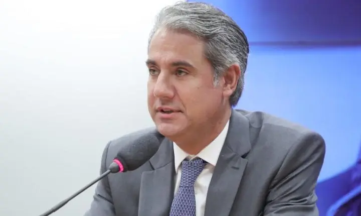 Deputados aprovam projeto para logística reversa de coco verde