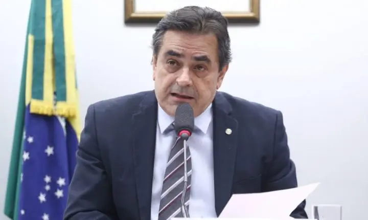 Comissão debate crise do setor leiteiro e prática de concorrência desleal