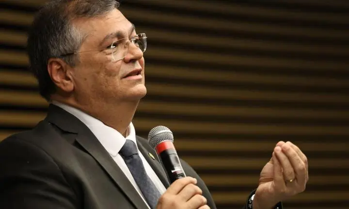 Ministro Flávio Dino ordena reestruturação emergencial da CVM