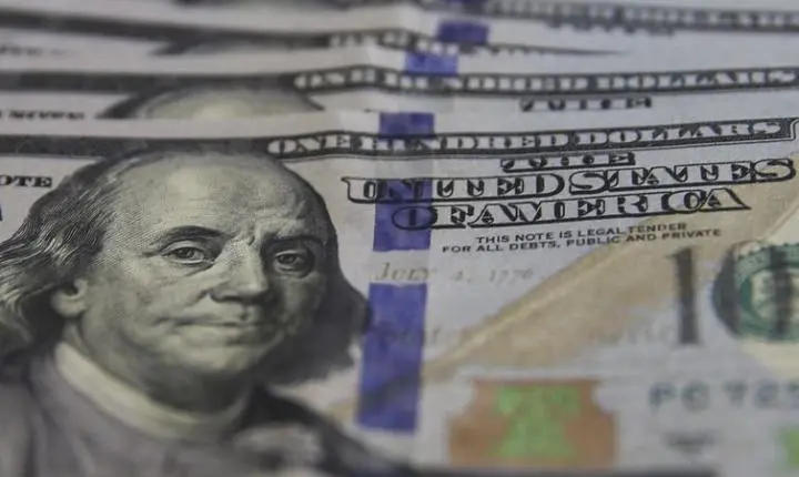 Dólar sobe para R$ 5,33 com espera de dados econômicos nos EUA