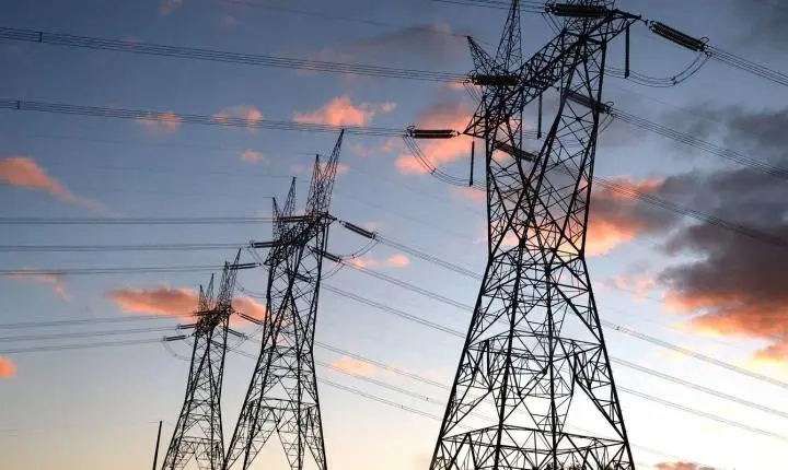 Governo renova contratos de distribuidoras de energia em 13 estados com R$ 130 bilhões em investimentos