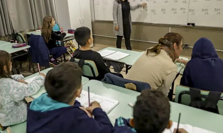 Prazo para inscrições em curso de formação de professores de matemática se encerra em 15 de maio