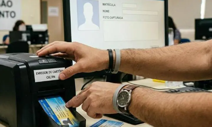 Justiça mantém exigência de tempo mínimo para emissão de carteiras estudantis no RN