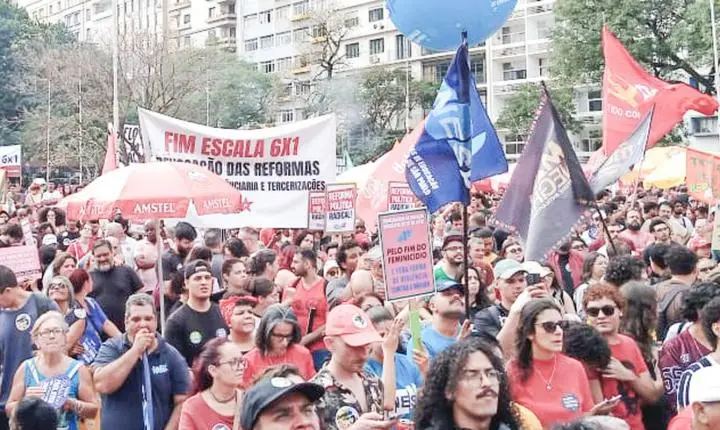 Manifestação em São Paulo exige fim da escala 6x1 e medidas contra o feminicídio
