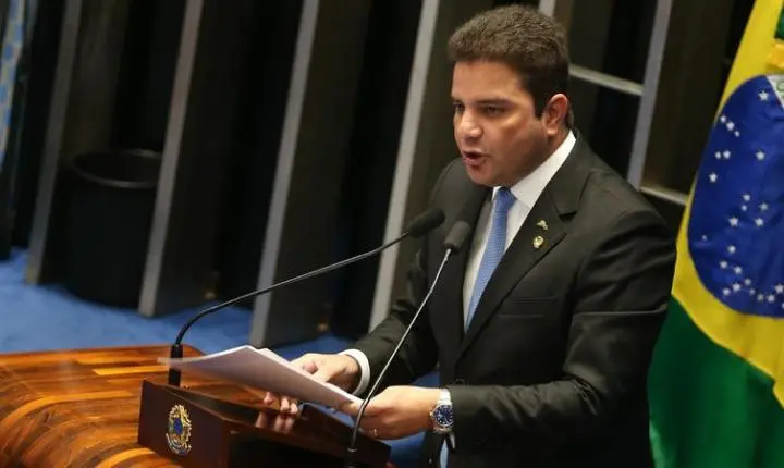 Mendes suspende julgamento de governador do Acre no STJ por 15 dias