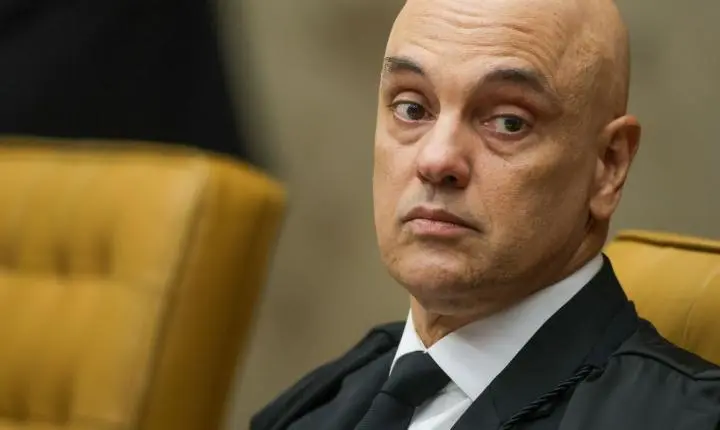 Moraes eleva restrição de voos de drones em torno da casa de Bolsonaro