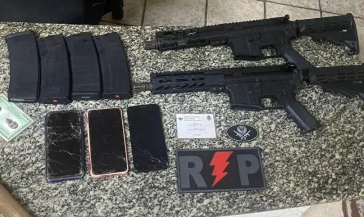 PM apreende dois fuzis e prende casal durante operação no bairro Malvinas
