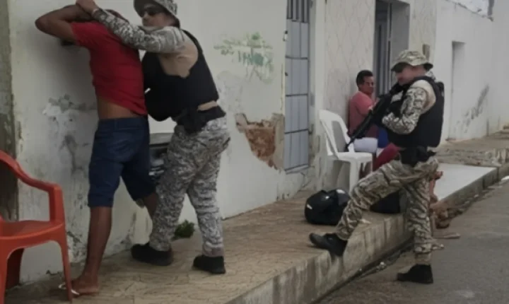 Polícia Militar prende foragido da Justiça em bar na cidade de Apodi