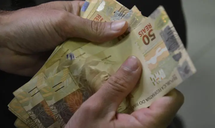 Retirada líquida da poupança atinge R$ 476,4 milhões em abril