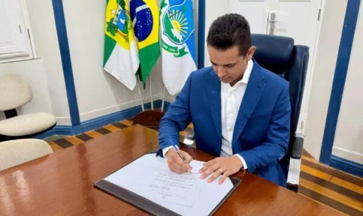 Prefeito de Mossoró sanciona reajuste de 5,4% para professores e convoca mais 100 aprovados em concurso