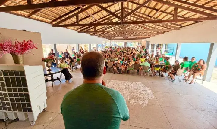 Prefeito Sabino participa do evento Vibe Jovem e reforça protagonismo da juventude em Apodi