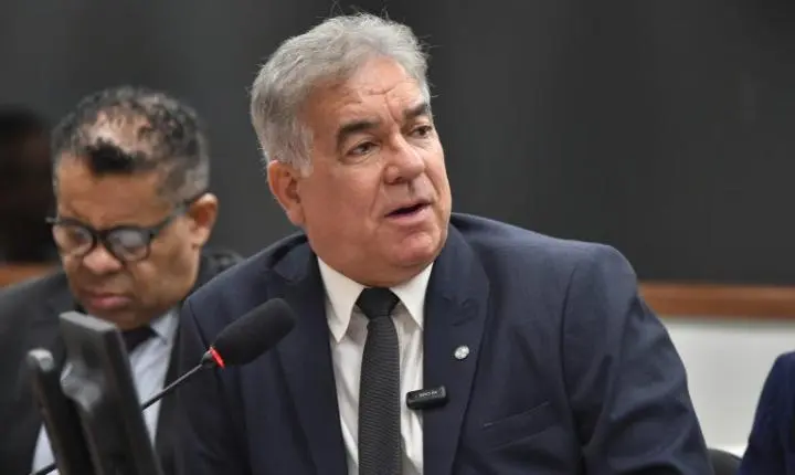 Proposta permite aulas de direção em veículos automáticos nas autoescolas