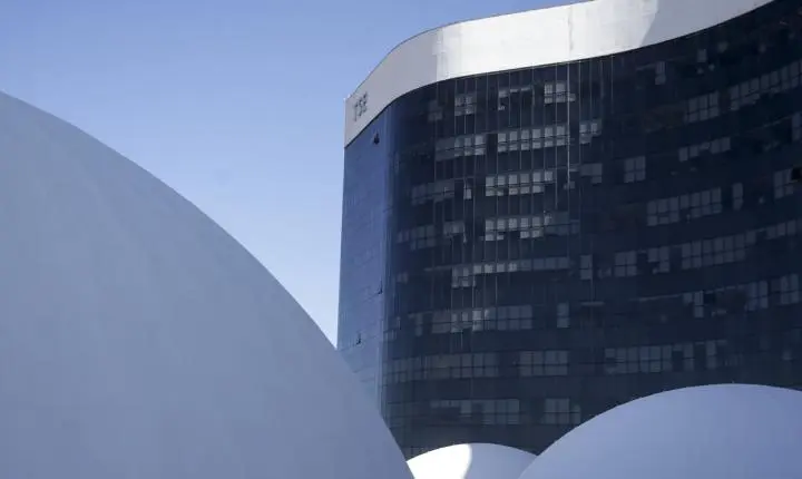 Tribunal Superior Eleitoral anula mandato de governador de Roraima e convoca novas eleições